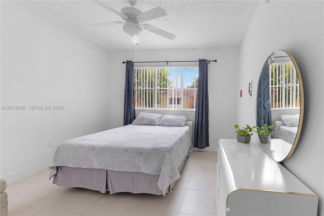 2486 Centergate Dr, Unit 203, Miramar, FL 33025 Photo