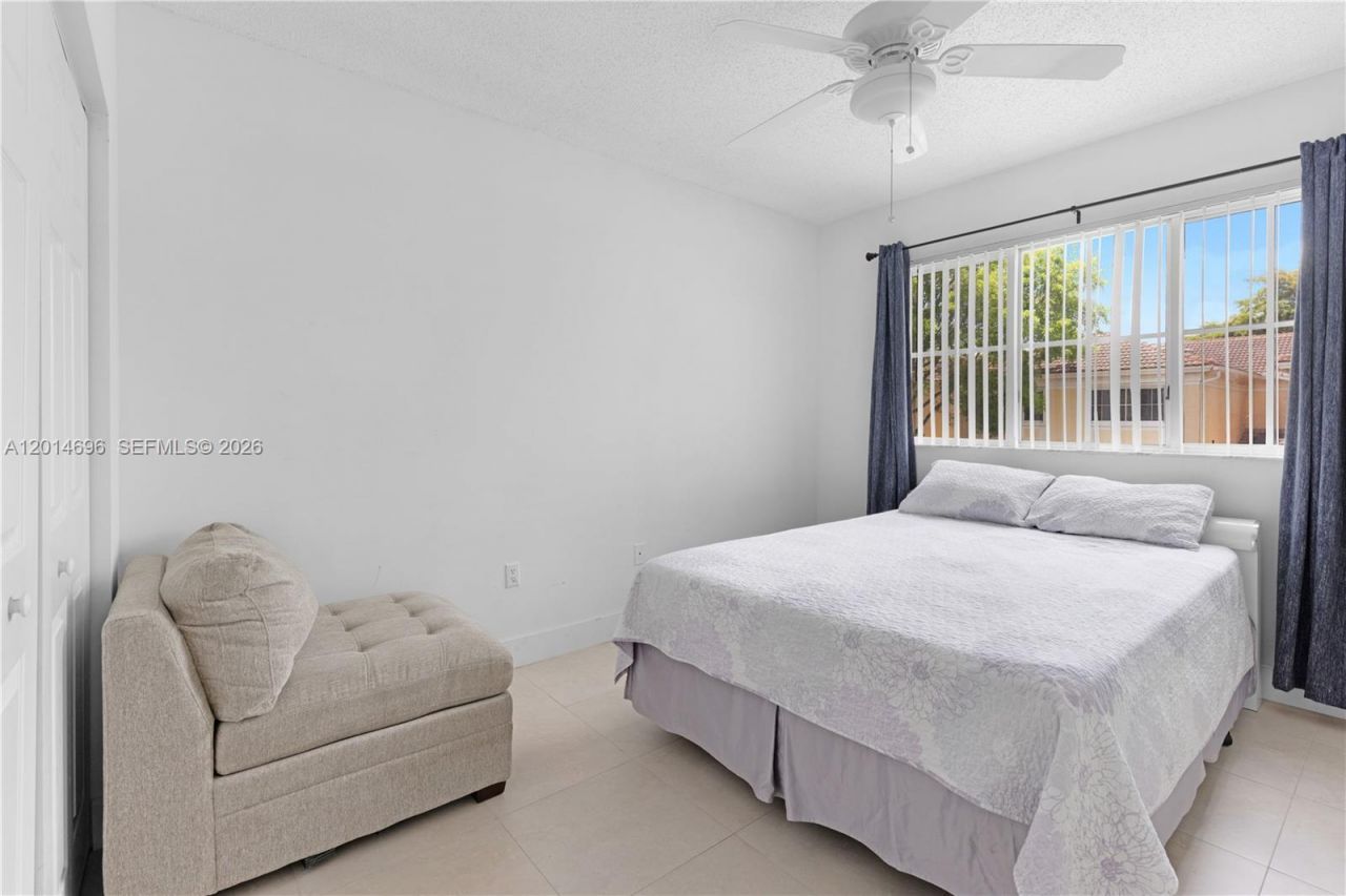 2486 Centergate Dr, Unit 203, Miramar, FL 33025 Photo