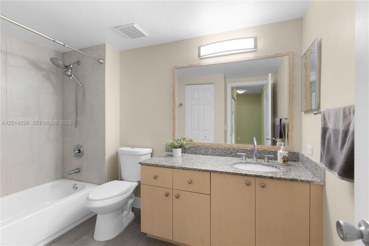 2486 Centergate Dr, Unit 203, Miramar, FL 33025 Photo