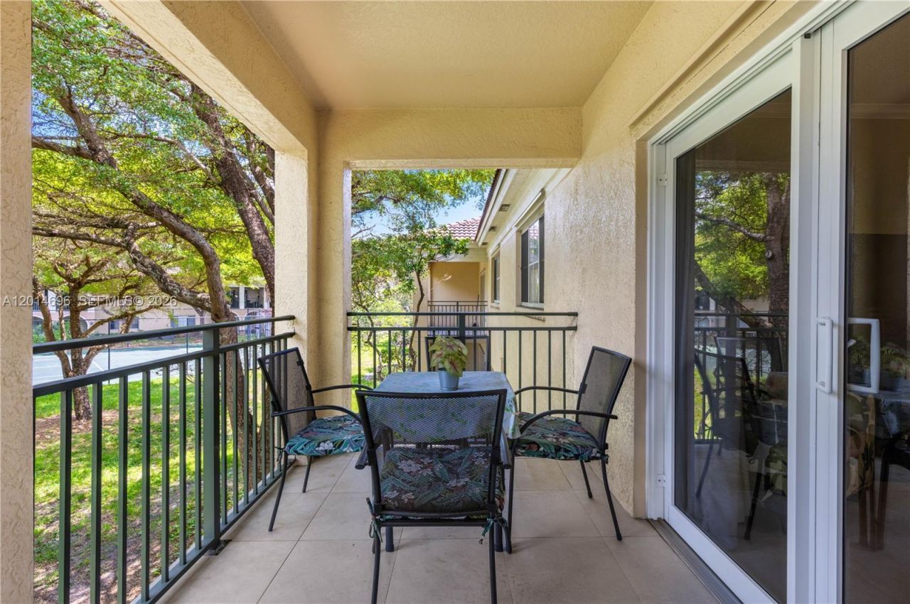 2486 Centergate Dr, Unit 203, Miramar, FL 33025 Photo