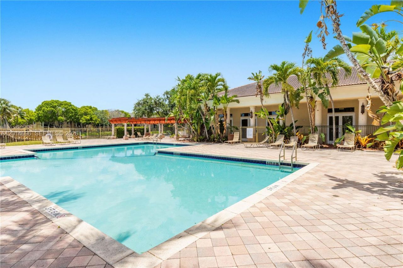 2486 Centergate Dr, Unit 203, Miramar, FL 33025 Photo