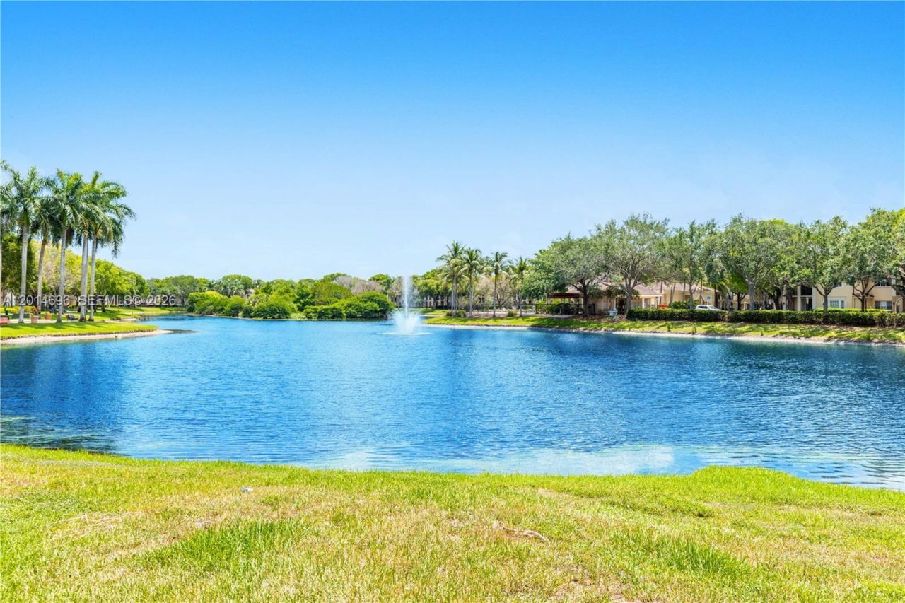 2486 Centergate Dr, Unit 203, Miramar, FL 33025 Photo