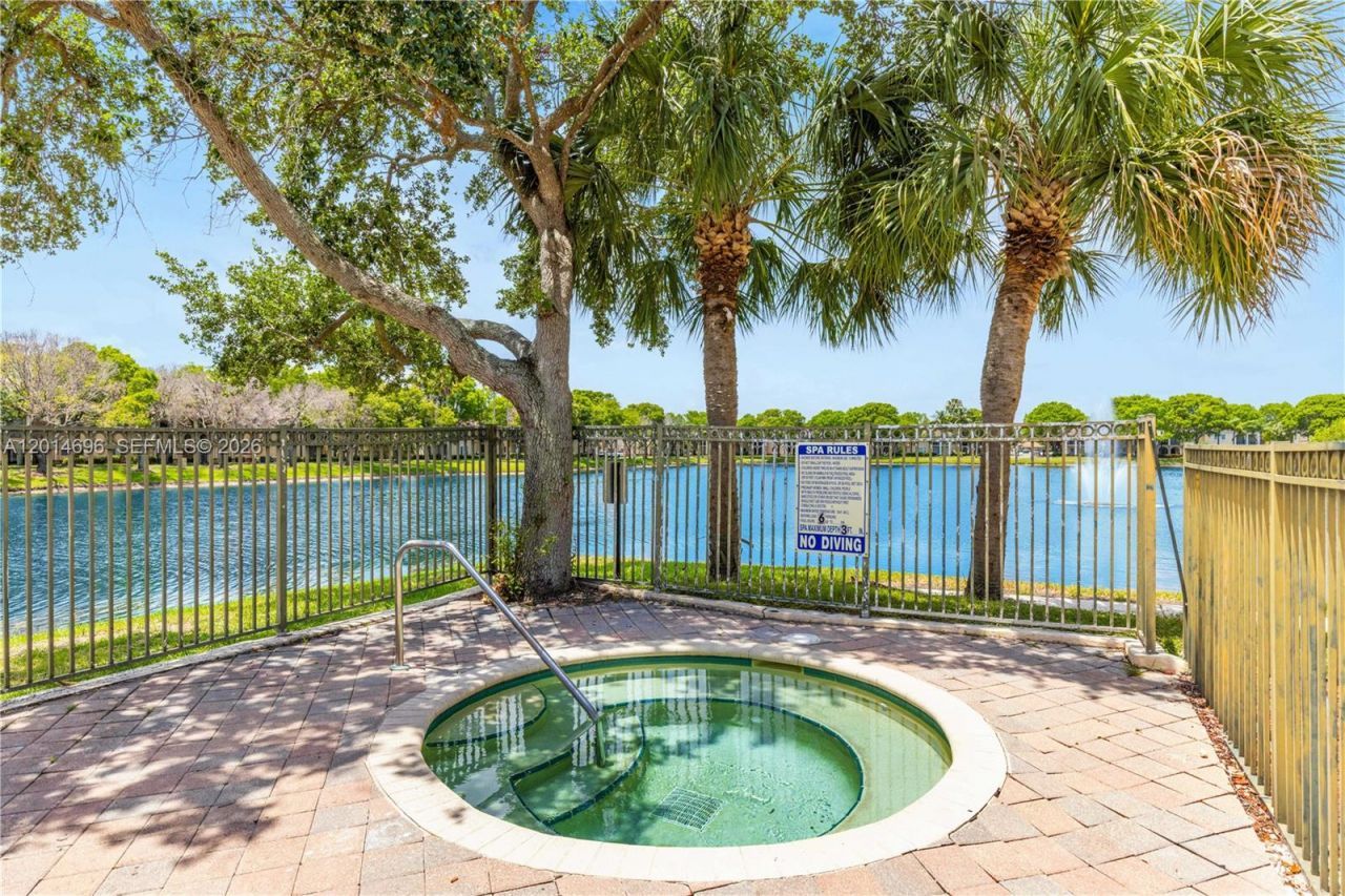 2486 Centergate Dr, Unit 203, Miramar, FL 33025 Photo