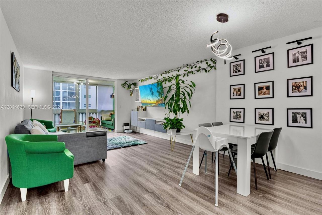 609 NE 14th Ave , Unit 405, Hallandale Beach, FL 33009 Photo