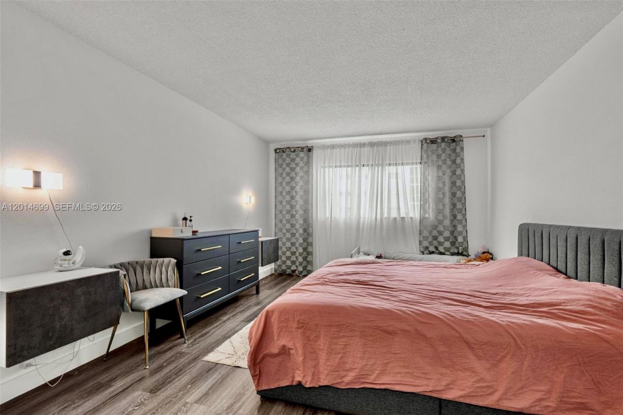 609 NE 14th Ave , Unit 405, Hallandale Beach, FL 33009 Photo