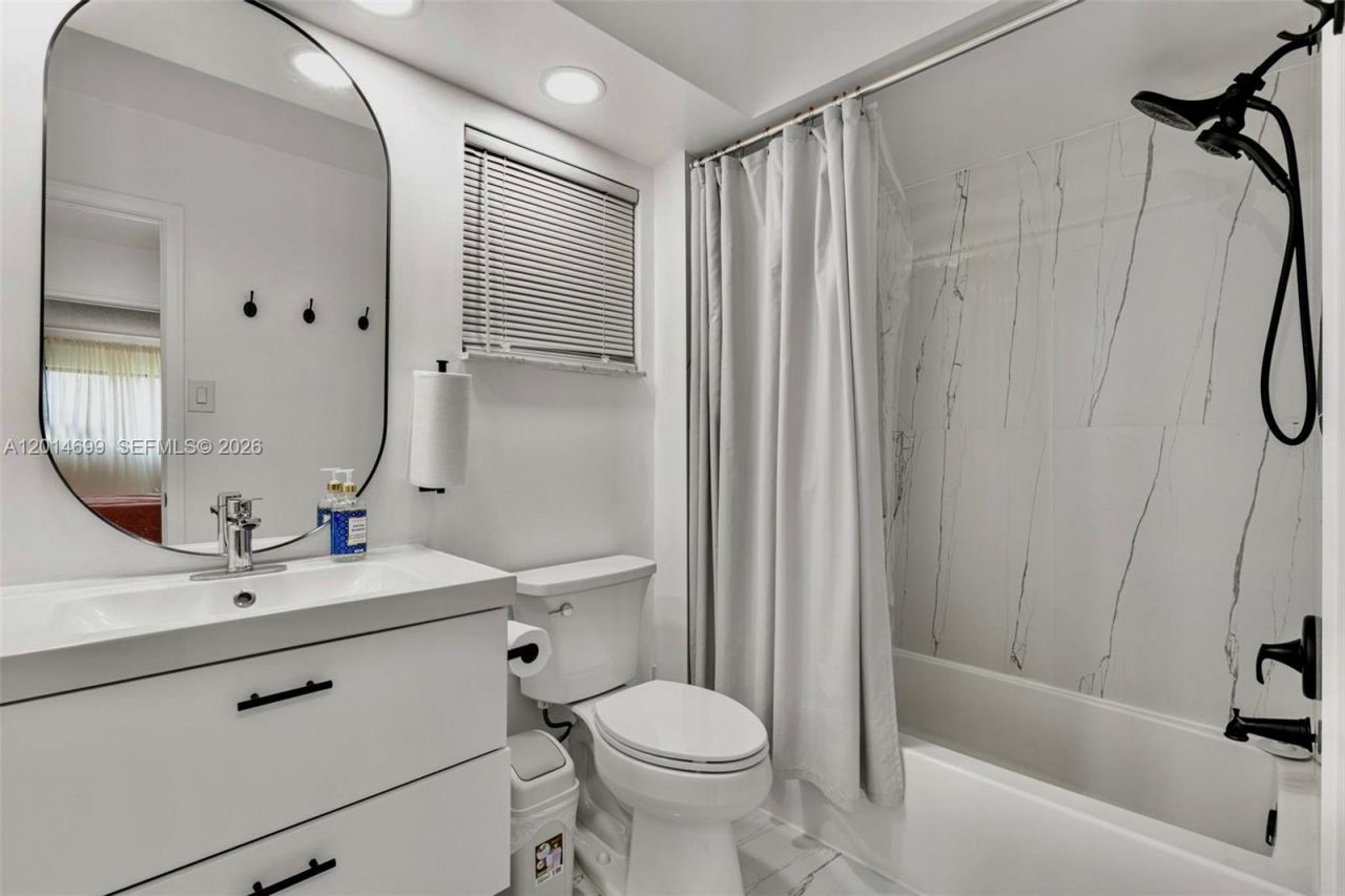 609 NE 14th Ave , Unit 405, Hallandale Beach, FL 33009 Photo