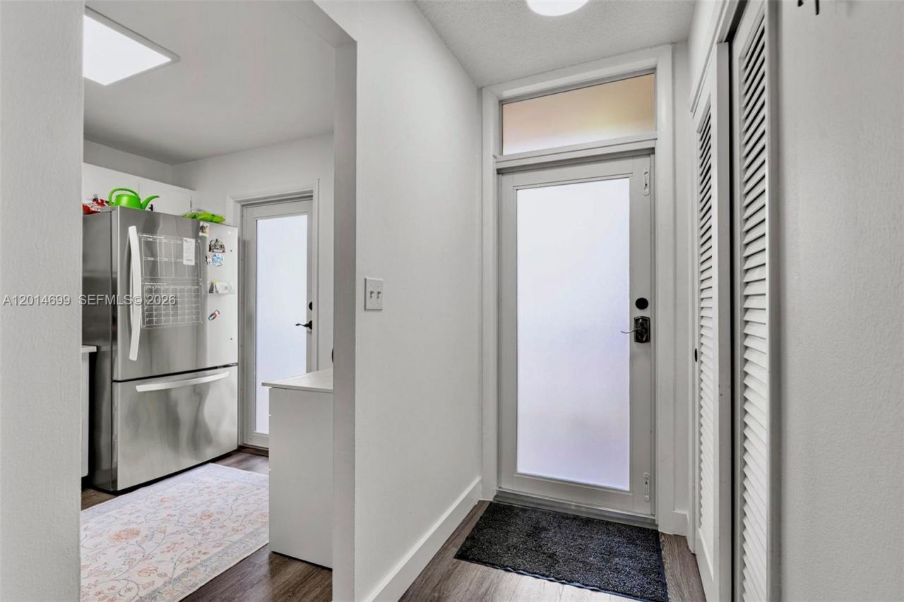 609 NE 14th Ave , Unit 405, Hallandale Beach, FL 33009 Photo