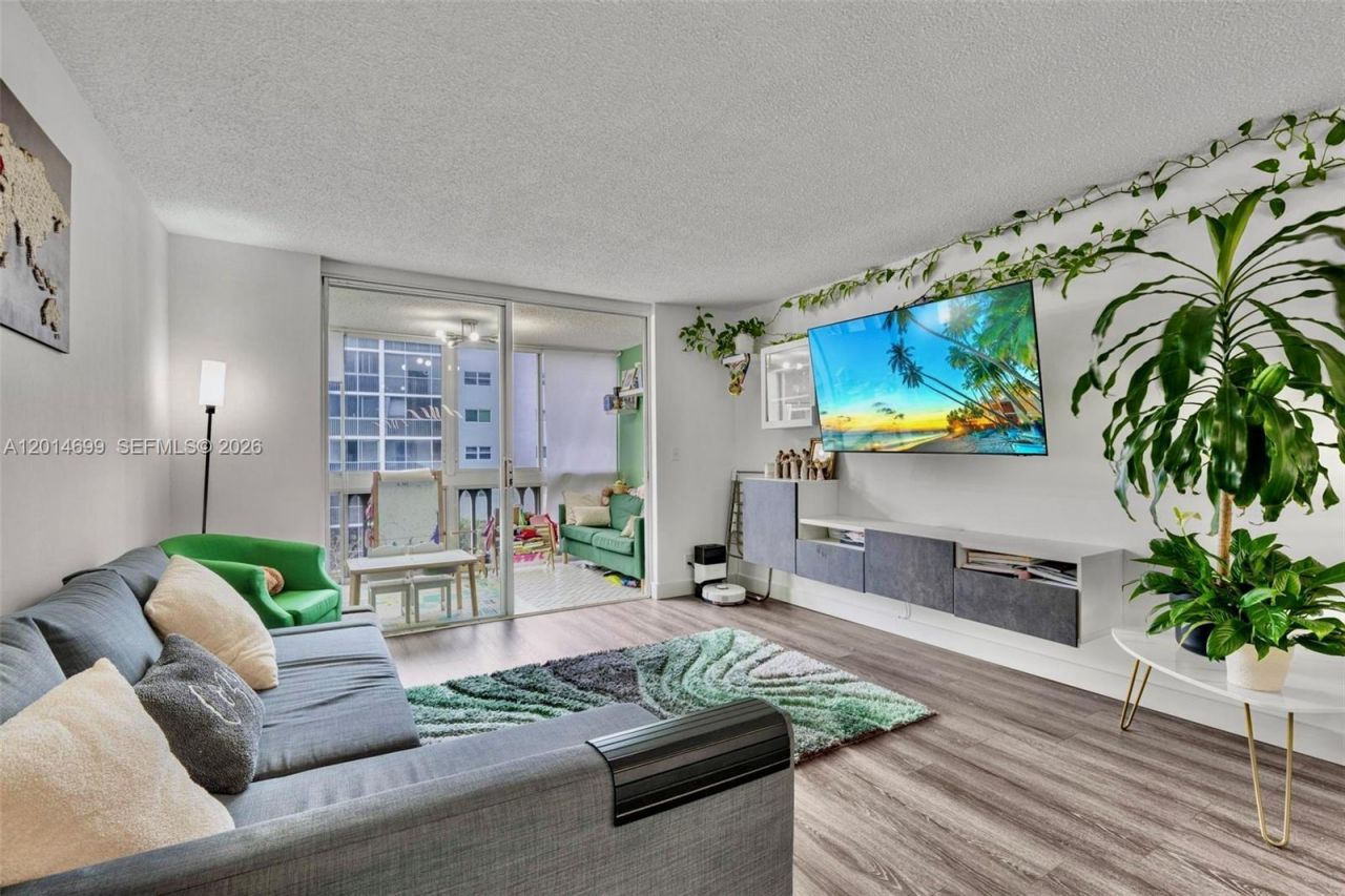 609 NE 14th Ave , Unit 405, Hallandale Beach, FL 33009 Photo