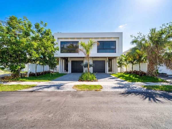 904 NE 17th Ter, Fort Lauderdale, FL 33304