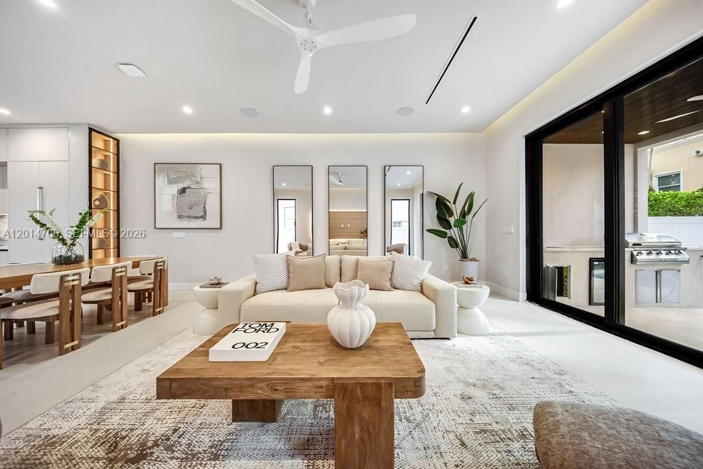 904 NE 17th Ter, Fort Lauderdale, FL 33304 Photo