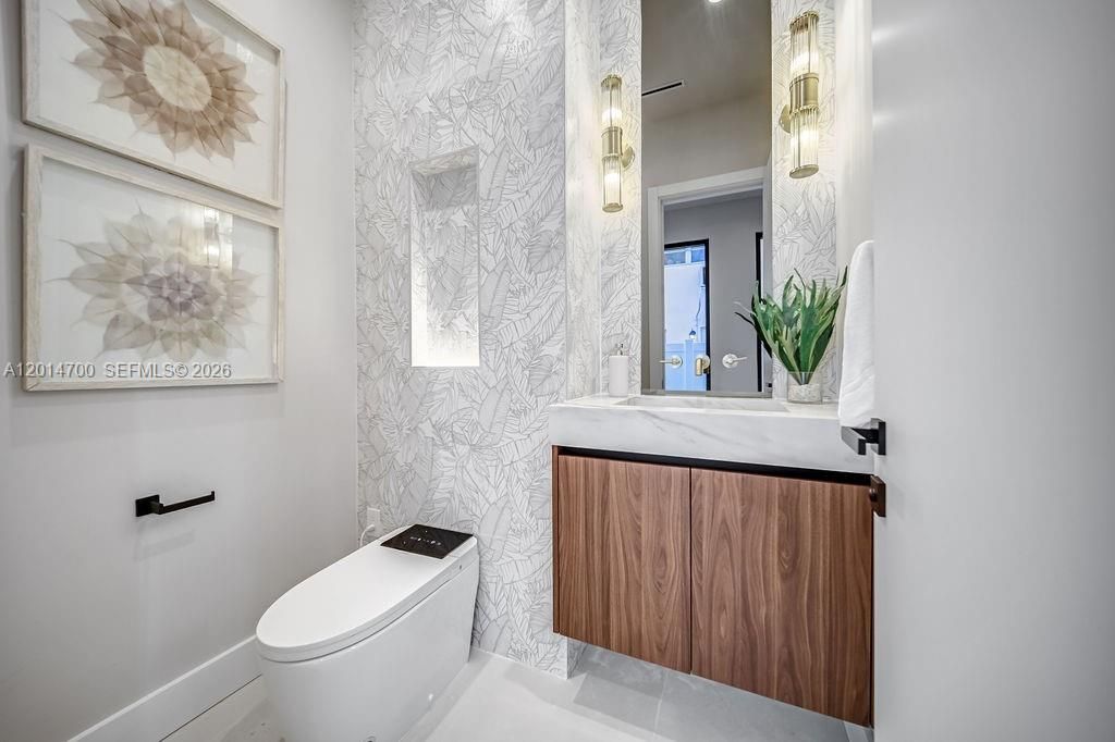 904 NE 17th Ter, Fort Lauderdale, FL 33304 Photo