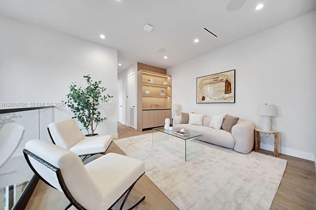904 NE 17th Ter, Fort Lauderdale, FL 33304 Photo