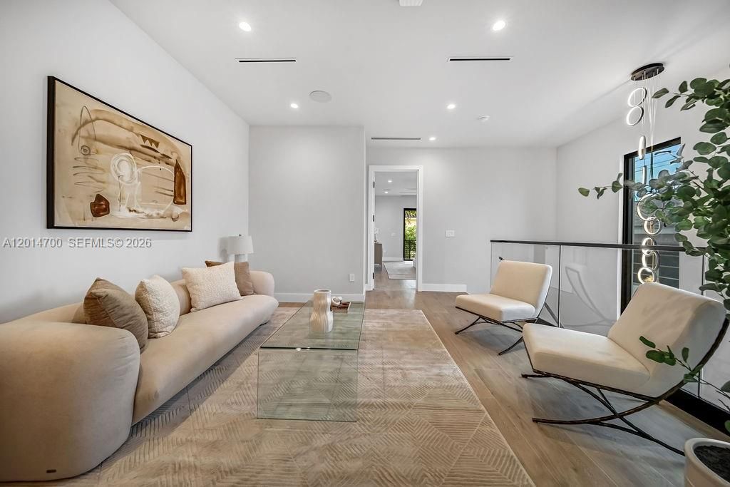 904 NE 17th Ter, Fort Lauderdale, FL 33304 Photo