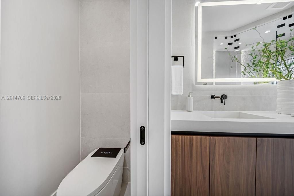 904 NE 17th Ter, Fort Lauderdale, FL 33304 Photo