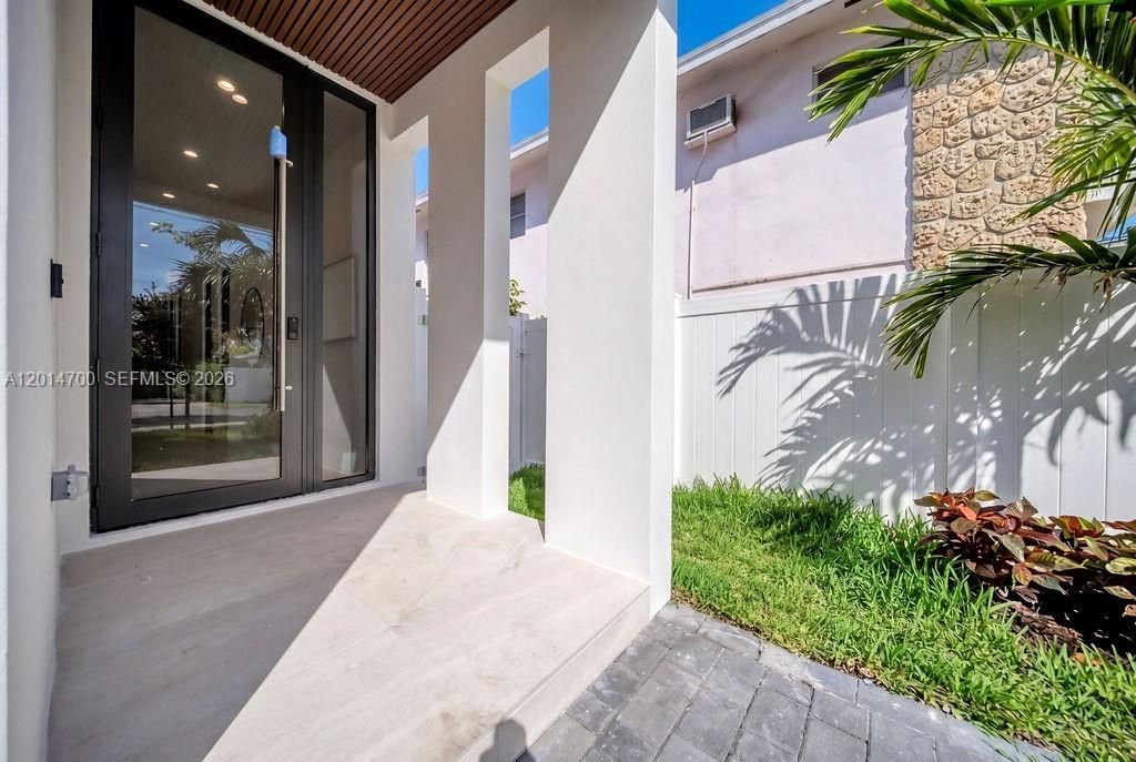 904 NE 17th Ter, Fort Lauderdale, FL 33304 Photo