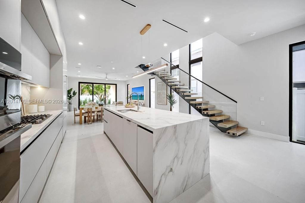 904 NE 17th Ter, Fort Lauderdale, FL 33304 Photo