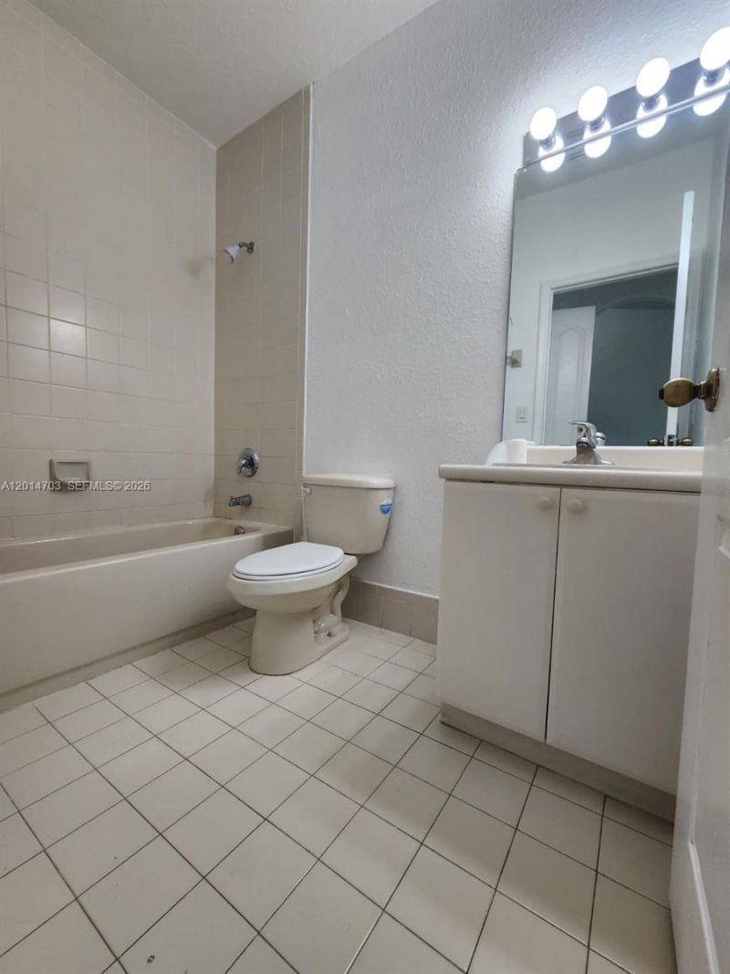 1539 SE 27th St, Unit 201, Homestead, FL 33035 Photo