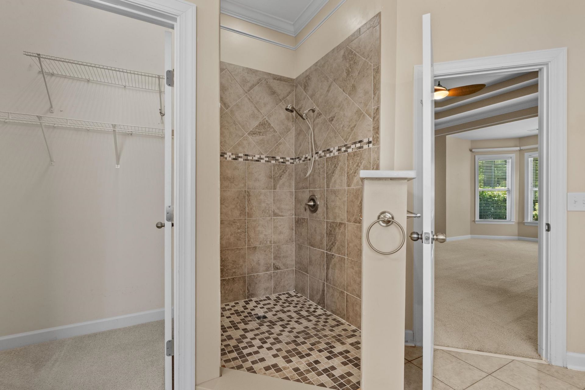 4602 Grovecrest Circle Photo 15