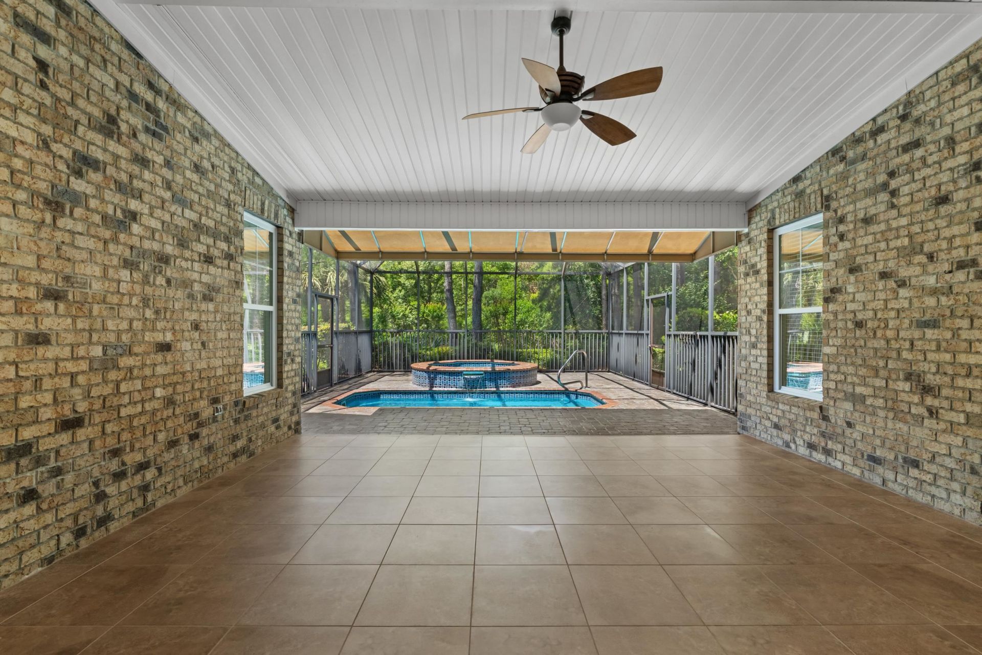 4602 Grovecrest Circle Photo 7