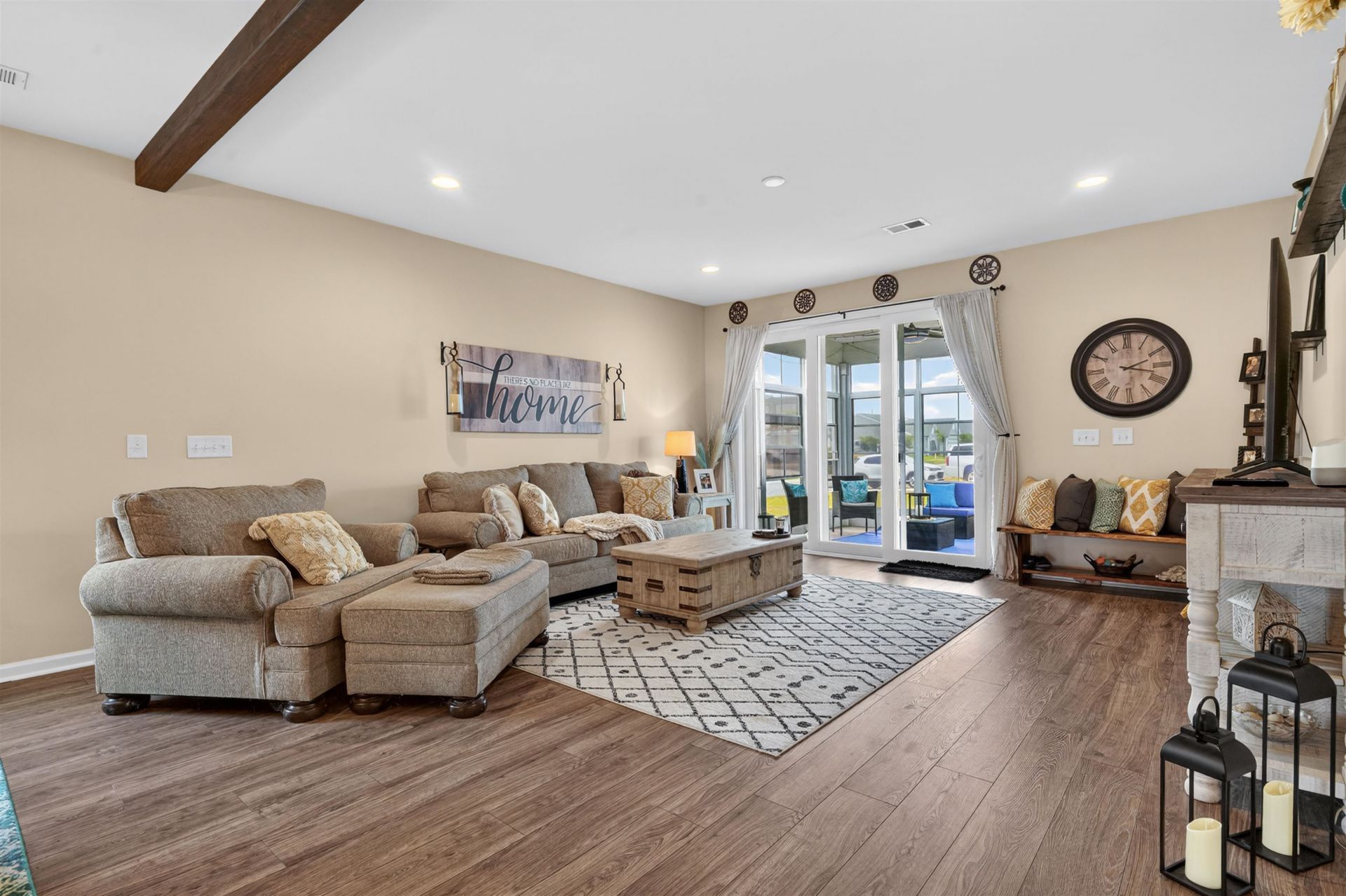 4001 Janus Dr. Photo 20