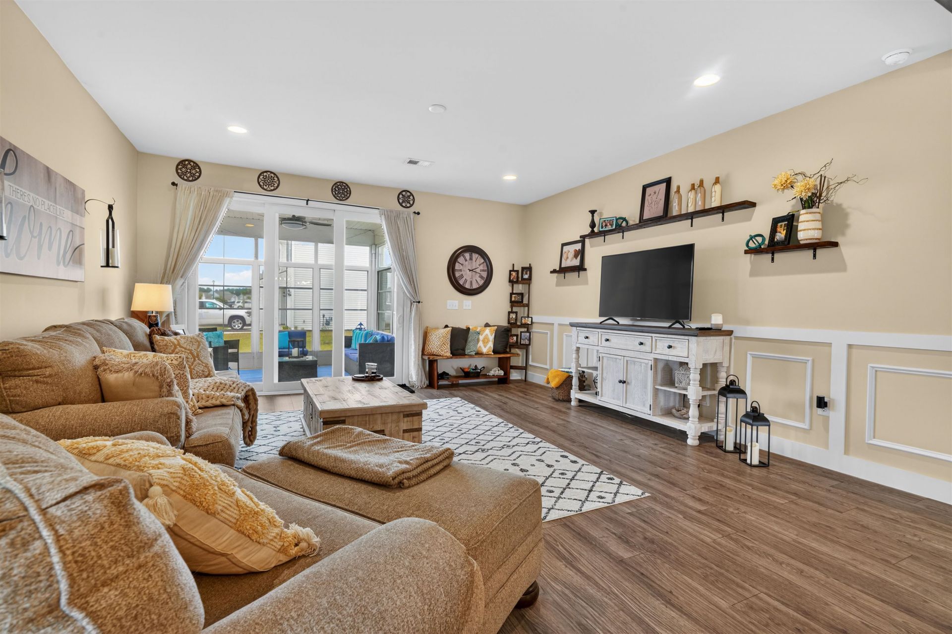 4001 Janus Dr. Photo 21