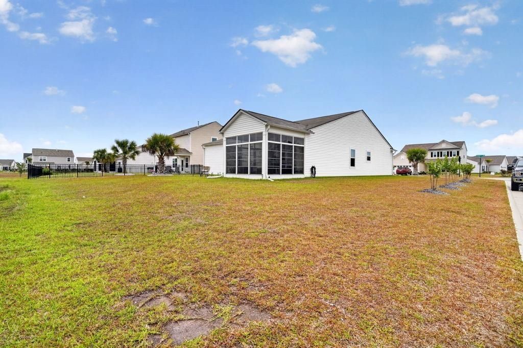 4001 Janus Dr. Photo 33