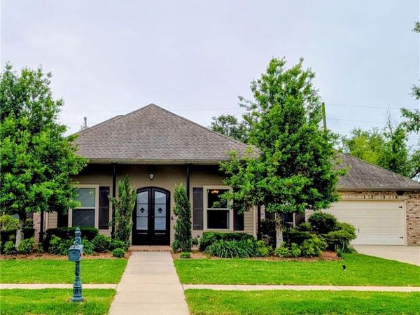 313 LAC CYPRIERE Drive, Luling, LA 70070