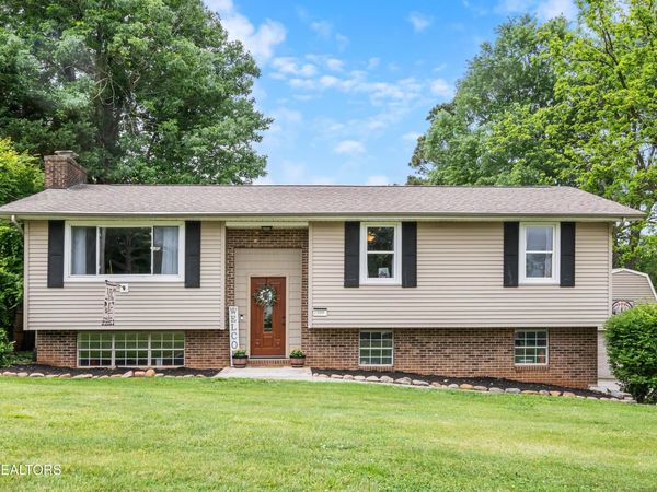 2309 Eau Clair Drive, Maryville, TN 37803