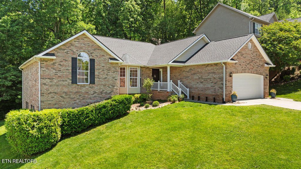 2124 Elm Grove Lane, Knoxville, TN 37932 Main Photo