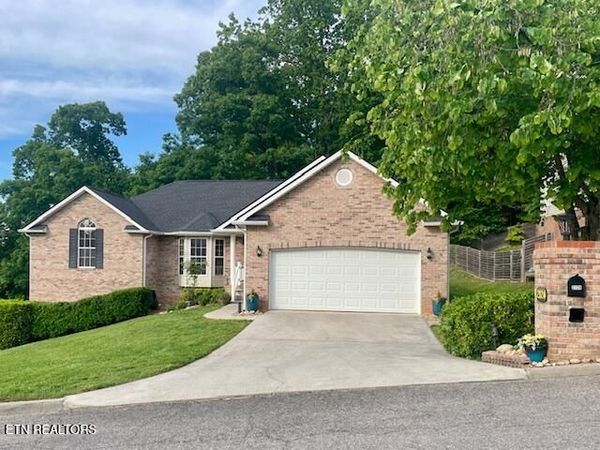 2124 Elm Grove Lane, Knoxville, TN 37932