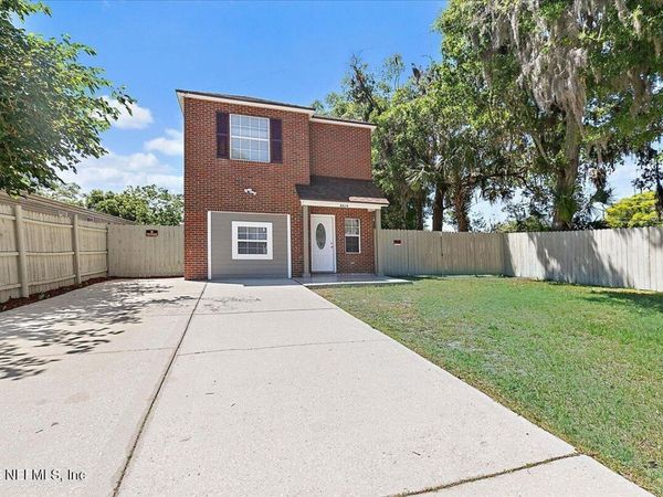 8418 BERRY Avenue, Jacksonville, FL 32211