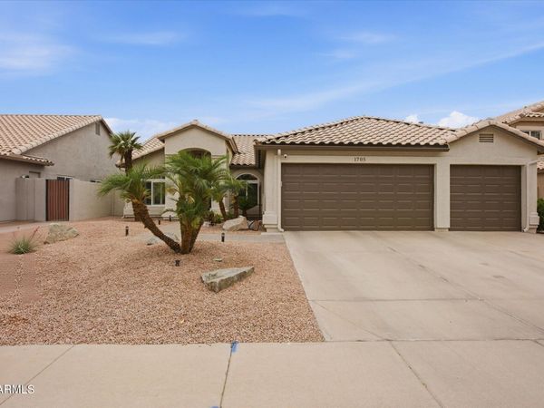 1705 W MERRILL Lane, Gilbert, AZ 85233