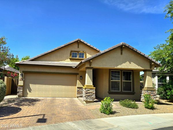 2522 E FAWN Drive, Phoenix, AZ 85042
