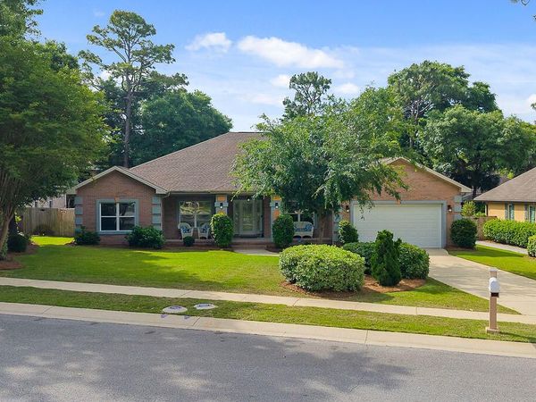 819 Coldwater Creek Circle, Niceville, FL 32578