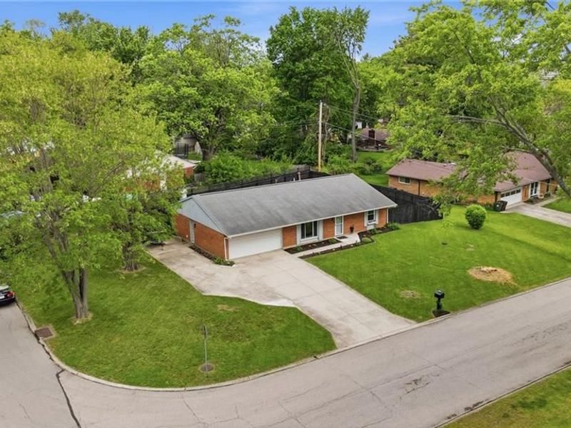2271 Mission Lane, Bellbrook, OH 45305 Photo 2