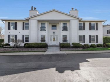660 Youngs Road, Unit E, Amherst, NY 14221