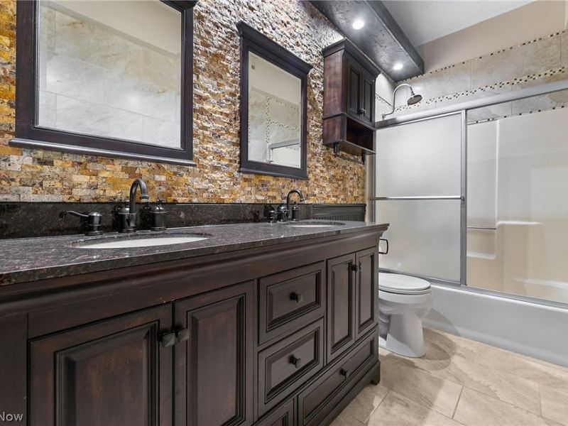 1303 Red Tail Hawk Court , Boardman, OH 44512 Photo 10