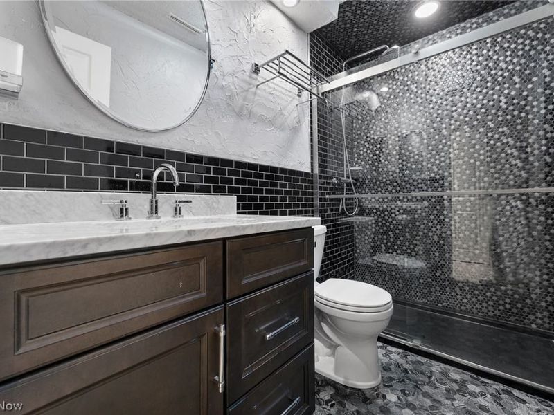 1303 Red Tail Hawk Court , Boardman, OH 44512 Photo 14