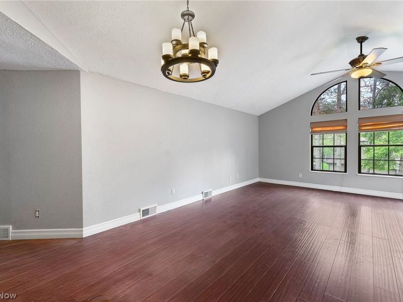 1303 Red Tail Hawk Court , Boardman, OH 44512 Photo 4