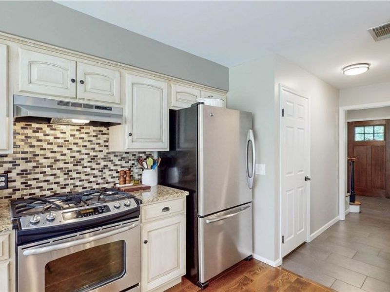 7955 Deerbrook Drive, Novelty, OH 44072 Photo 13