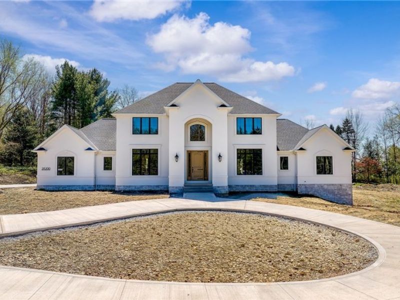 5084 Neptune Oval, Solon, OH 44139 Photo 2