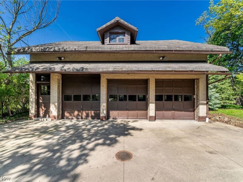 2170 S Overlook Road, Cleveland Heights, OH 44106 Photo 6