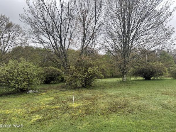 60 Meadowland Drive, Damascus, PA 18415