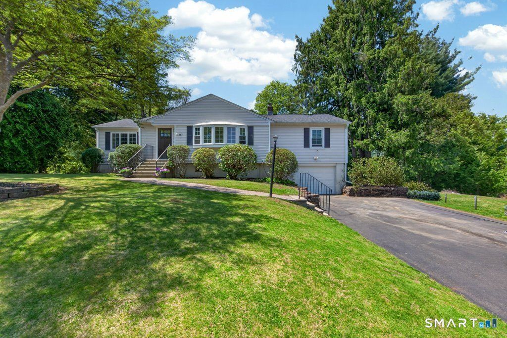 181 Crescent, Cheshire, CT 06410 Main Photo