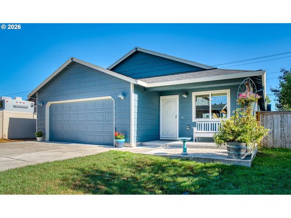 113 NE WHISPERING RIVER CT, McMinnville, OR 97128