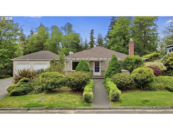 228 Kensington AVE, Astoria, OR 97103