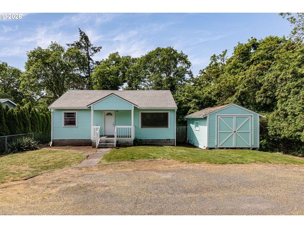 215 S 8TH ST, St. Helens, OR 97051