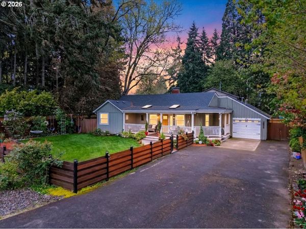 3935 NE Brogden ST, Hillsboro, OR 97124
