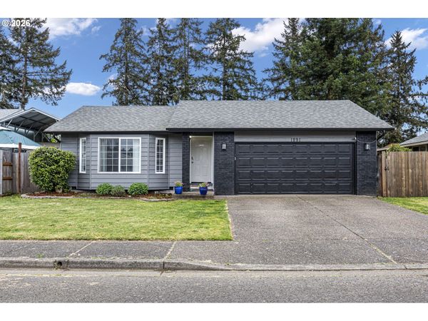 1891 CLARK AVE, Cottage Grove, OR 97424