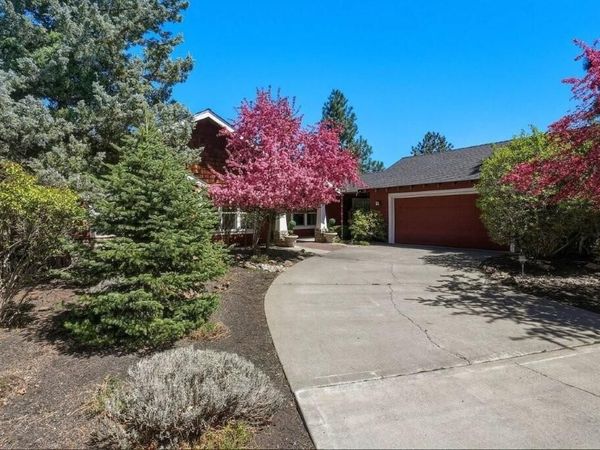 2964 NW Fairway Heights Drive, Bend, OR 97703